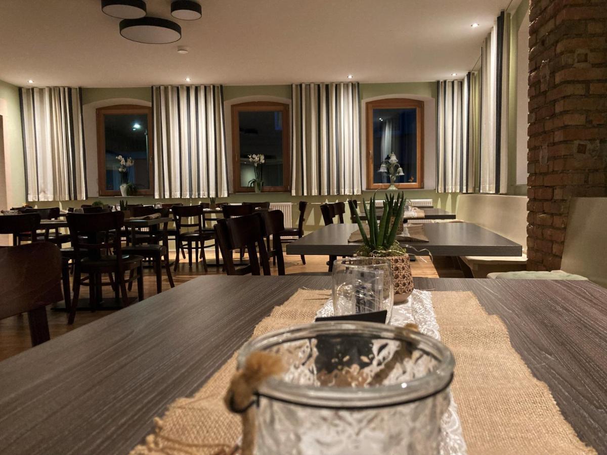 Buergerhausloewen Hotell Philippsburg Exteriör bild