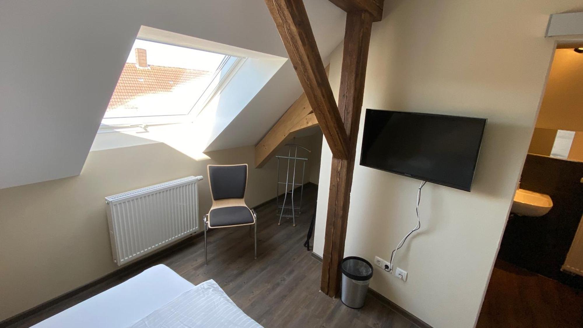 Buergerhausloewen Hotell Philippsburg Rum bild